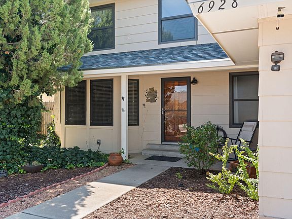 5th image of 6928 Vivian Dr NE