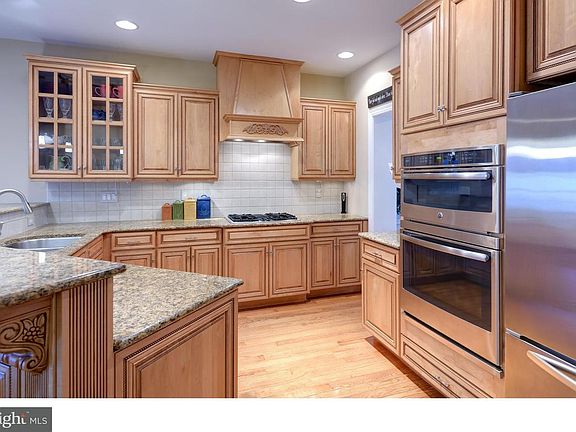 5th image of 13 Sagewood Dr