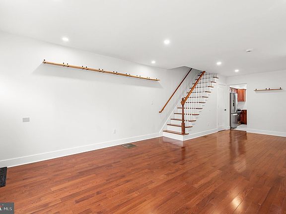 3rd image of 1629 Annin St