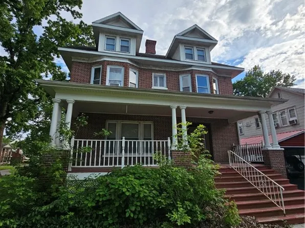 627 East Broadway, Centralia, IL 62801