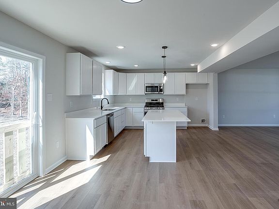 2nd image of 47 Seena Dr