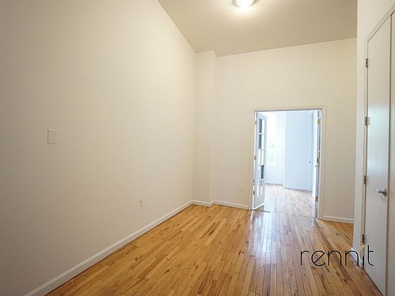4th image of 235 Troutman St #3LL