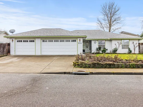 916 Juanita Way, Central Pt, OR 97502