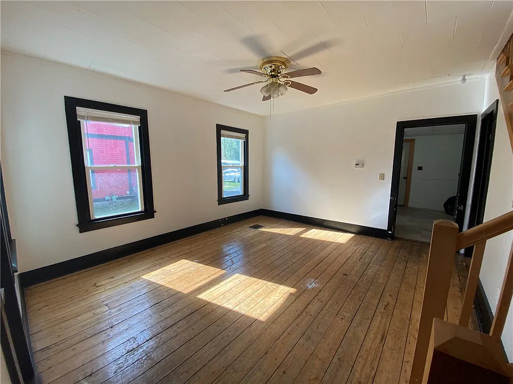 4 bed, 1.5 bath, 1764 sqft, $1,690 — Photo 3