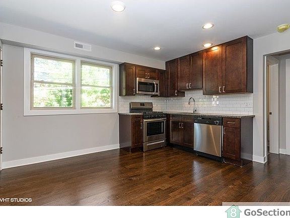 2nd image of 6523 N Seeley Ave #1S