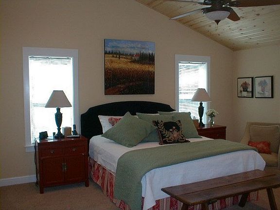 5th image of 555 Dean Ct