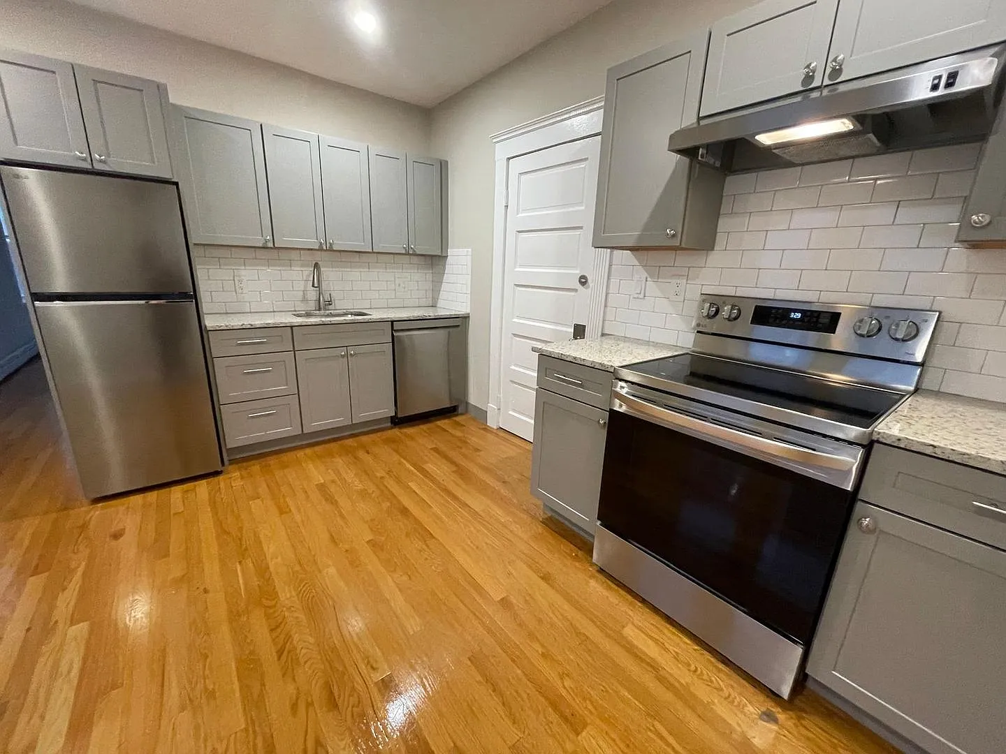 260 Broadway — Photo 2