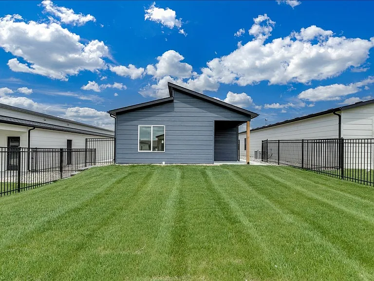 3434 E Thunder St — Photo 15