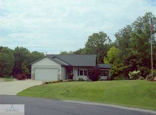 Red Bud Dr, Haslett, MI 48840