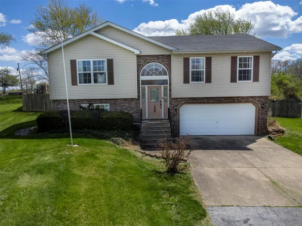 159 Pebblebrook Ln, Troy, IL 62294