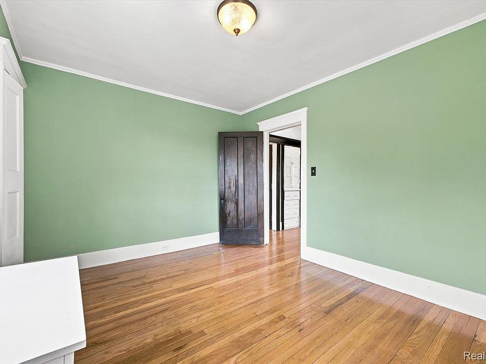 899 Edison St, photo 23