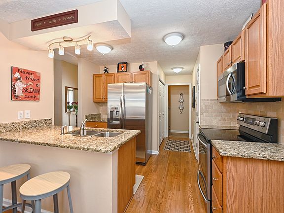 5th image of 121 Homestead Pl