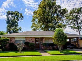 828 Holt Pl, Gretna, LA 70056