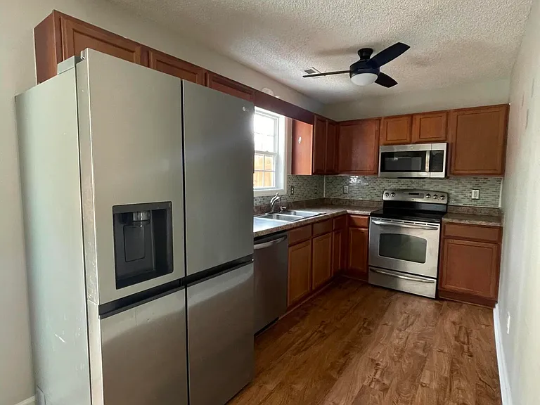 160 Kelly Cir — Photo 3