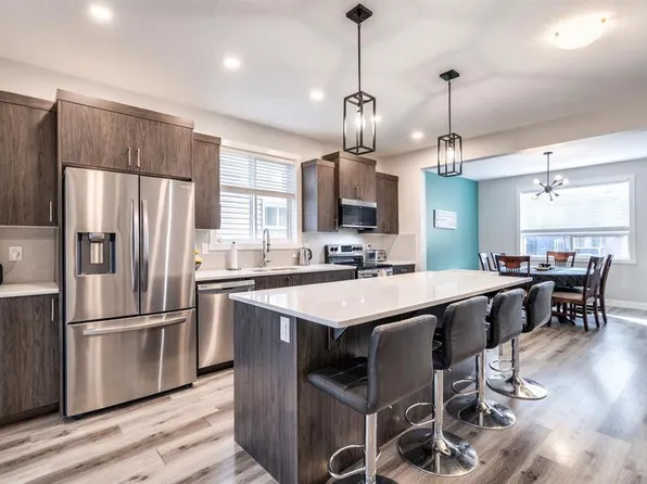 429 S Point Gln SW, Airdrie, AB T4B 4L1