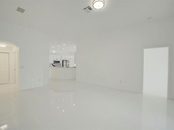 3rd image of 1260 NW 144th Avenue