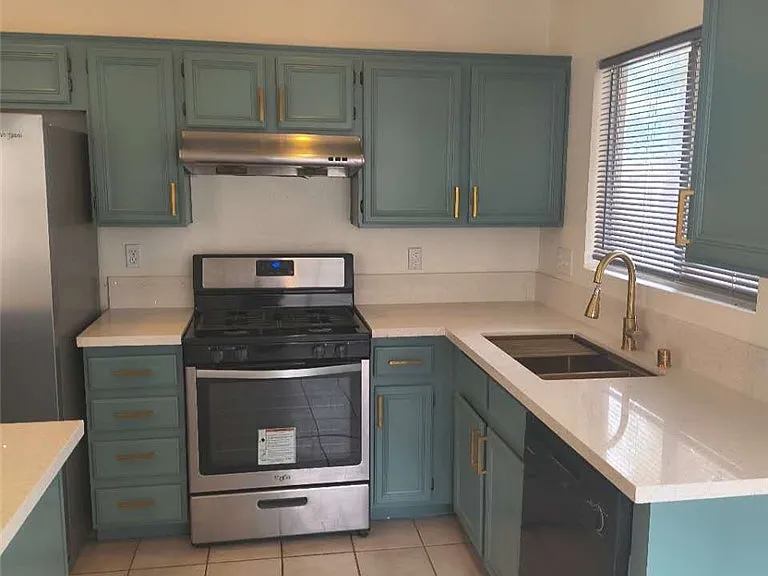 9725 Pima Point Ave — Photo 10