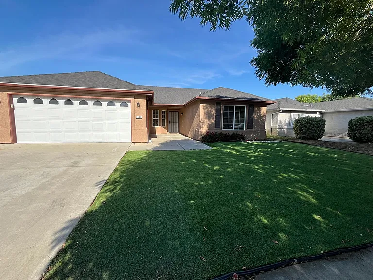 1030 S Vista St — Photo 1