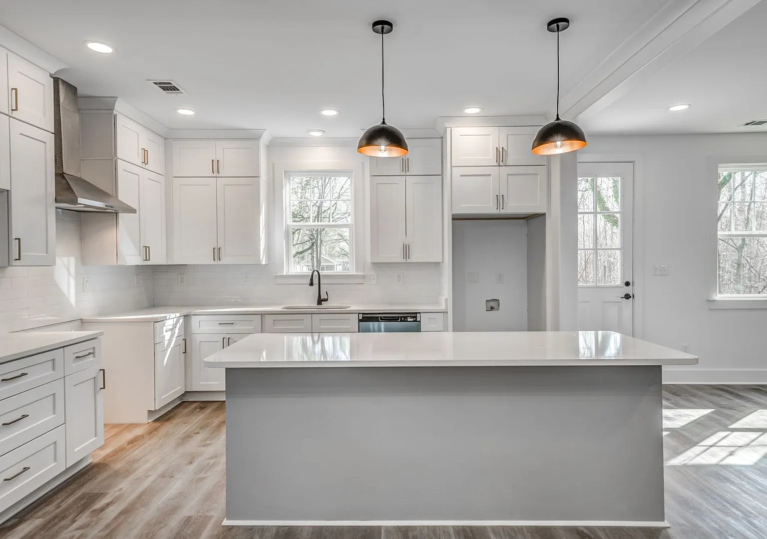 Charming 3-Bedroom Home in Memphis 1737 Euclid Ave — Photo 4