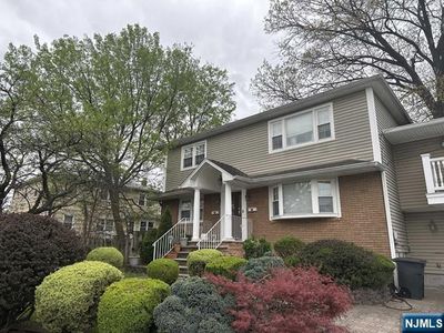 22 Garners Ln, Elmwood Park, NJ, 07407