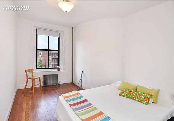 3rd image of 439 Hicks St APT 4C