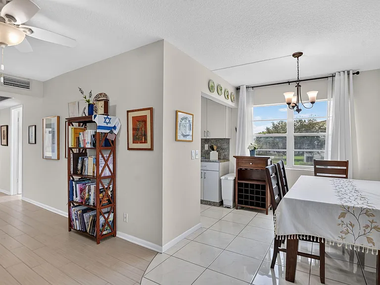 28 Brighton Dr E #28-A — Photo 8