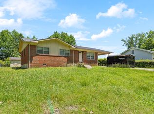 630 Riverside Dr, Manchester, TN 37355