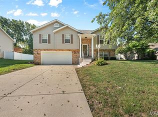 915 Carla Dr, Troy, IL 62294