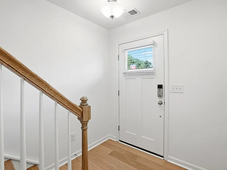 3016 Rexton Ln — Photo 6