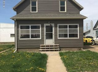 107 2nd Ave E, Dickinson, ND 58601
