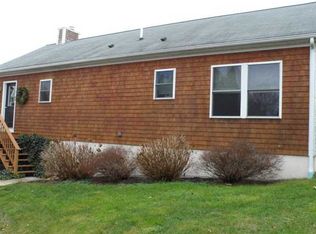 25 Jay Ave, Portsmouth, RI 02871