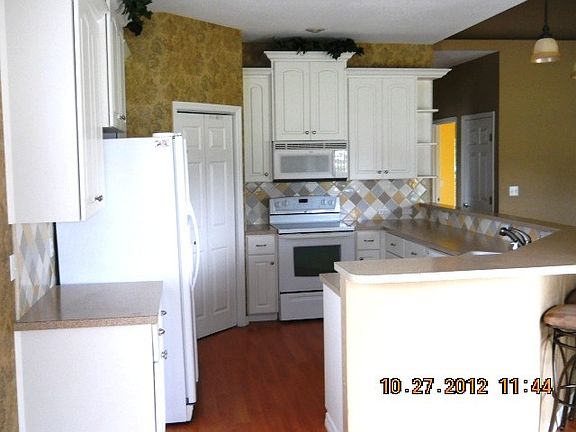 4th image of 245 S Glencruiten Ave