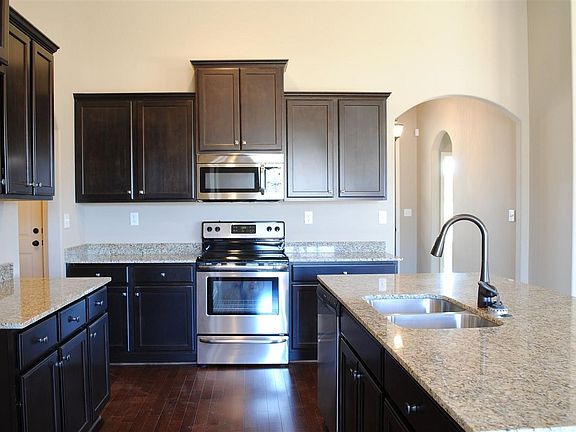 3rd image of 8745 Kenwood Ln