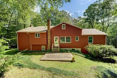 Building Photo - 17 Woodland Dr