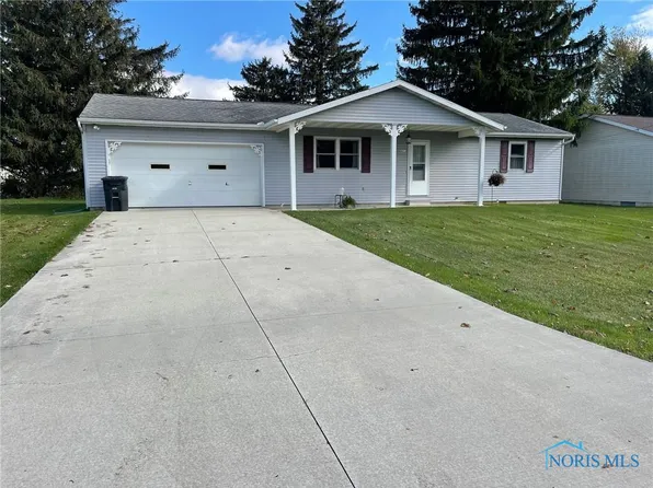 425 N Park Ln, Pioneer, OH 43554