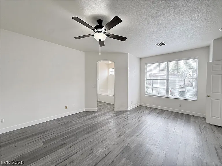 8034 Arcadian Ln — Photo 12