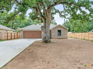 214 Plum St, Luling, TX 78648