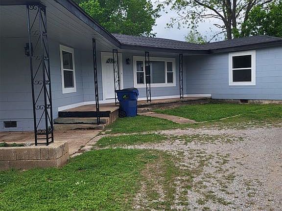 2nd image of 1015 N Rangeline St
