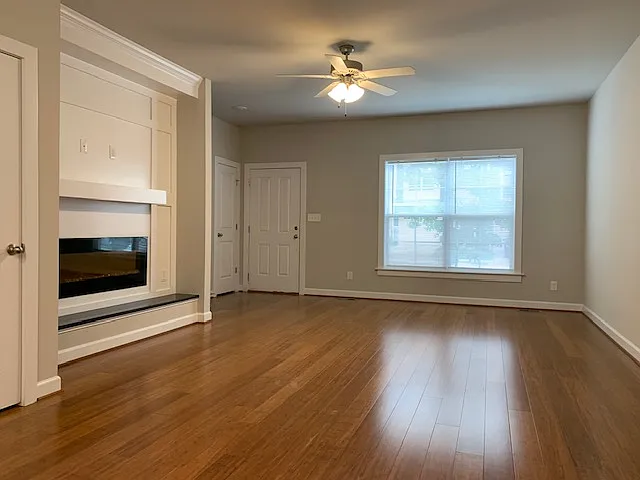 4 bed, 3.5 bath, 2160 sqft, $2,550 — Photo 3