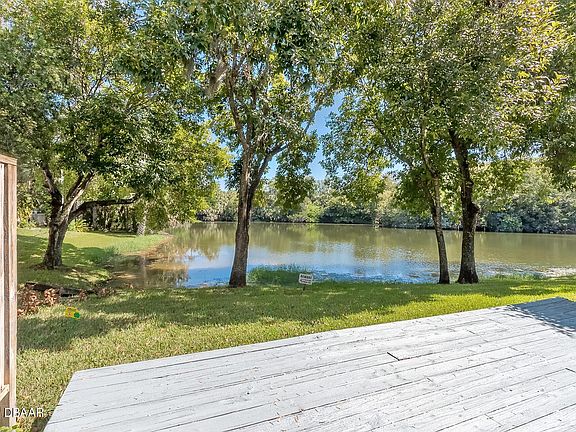 3rd image of 537 Lakebridge Dr