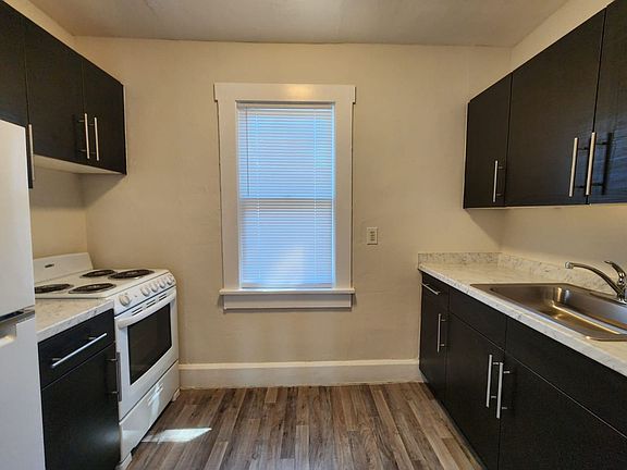 5th image of 2424 1/2 Union St S