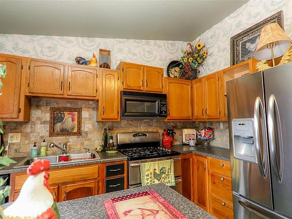 2nd image of 2920 Mockingbird Ln