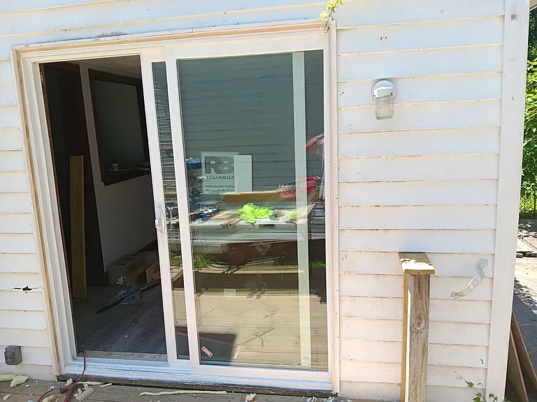 2533 Rowan St — Photo 5