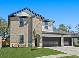 127 Wildflower Ln, Dayton, TX 77535