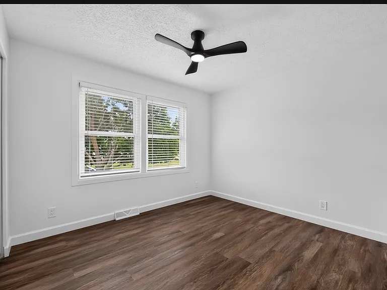 642 Swan Dr — Photo 6