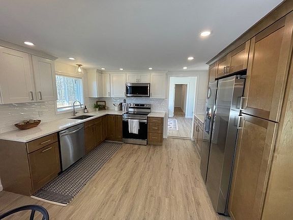 5th image of 2206 Williams St
