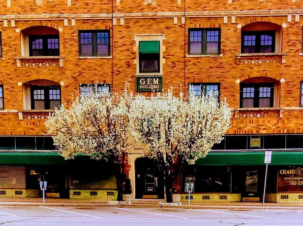 506 SW 10th Ave, Topeka, KS 66612