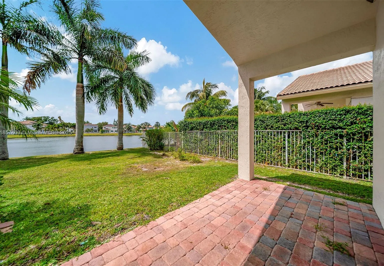 4 bed, 2174 sqft, $4,100 — Photo 2