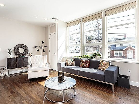 5th image of 1 Saint Clare Rd APT 8