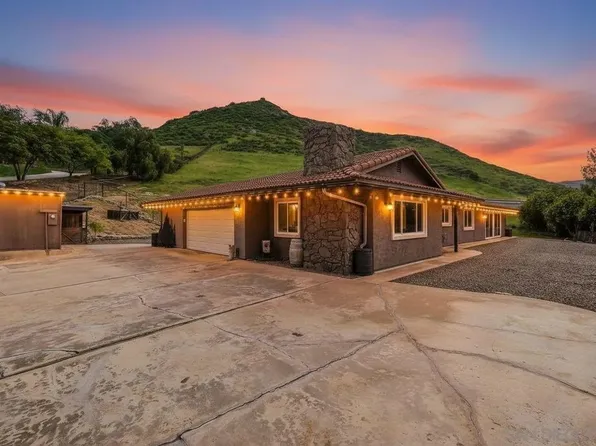 1861 Vista De La Montana, El Cajon, CA 92019